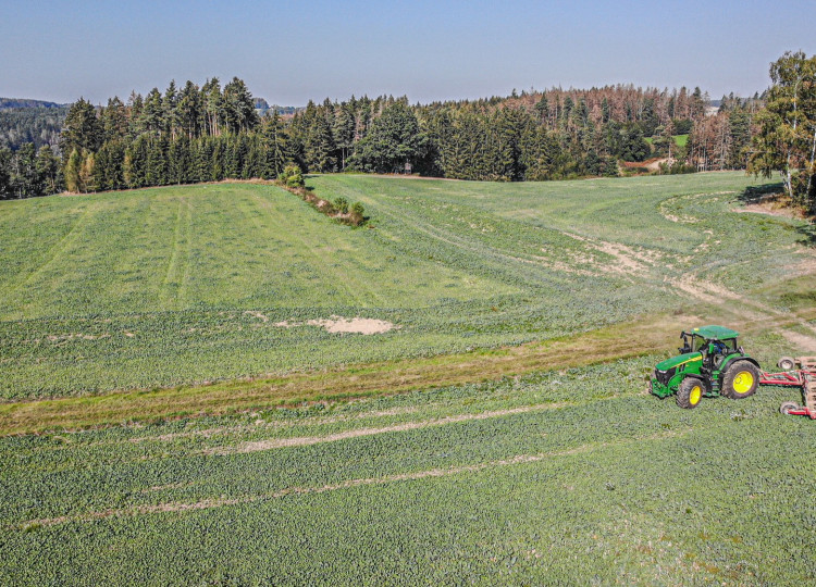 Představení Nových traktorů John Deere 8 a 7