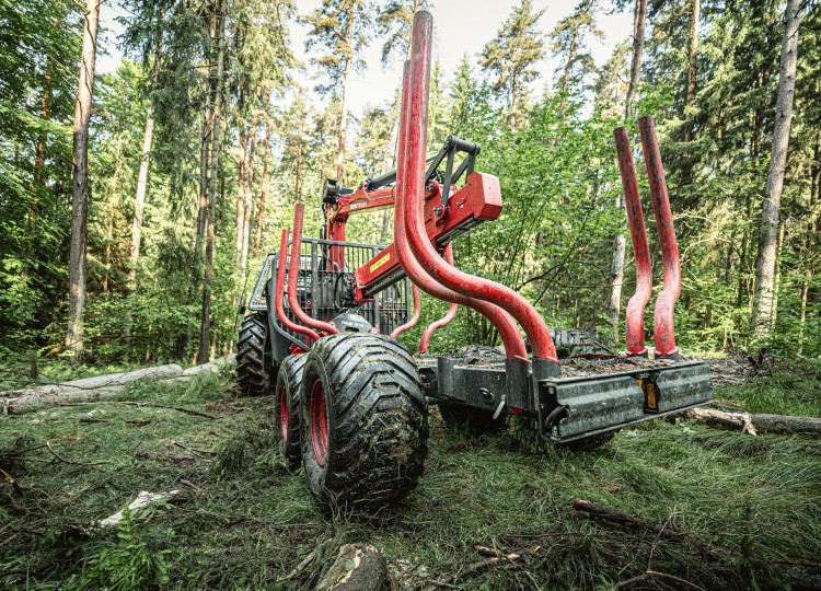 Vyvážecí vlek KRPAN s lesní nástavbou John Deere | 46. díl Agrozet od A do Zet