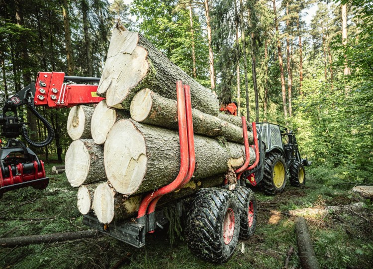 Vyvážecí vlek KRPAN s lesní nástavbou John Deere | 46. díl Agrozet od A do Zet