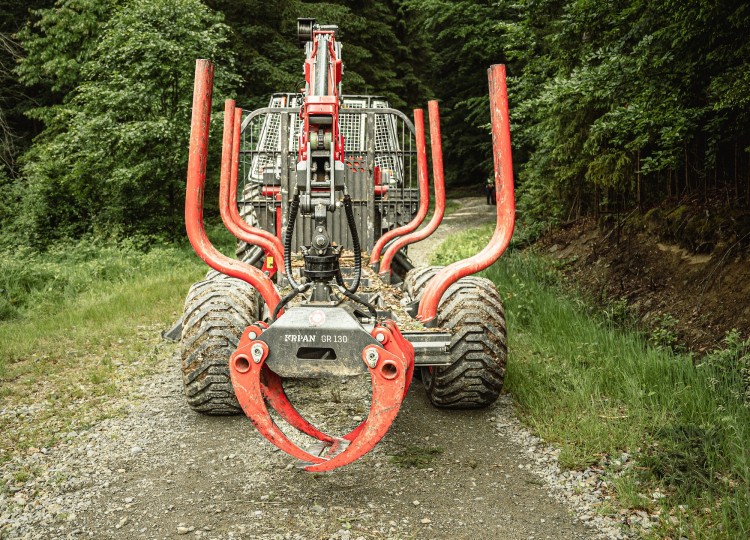 Vyvážecí vlek KRPAN s lesní nástavbou John Deere | 46. díl Agrozet od A do Zet