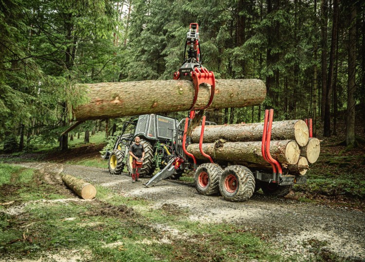 Vyvážecí vlek KRPAN s lesní nástavbou John Deere | 46. díl Agrozet od A do Zet