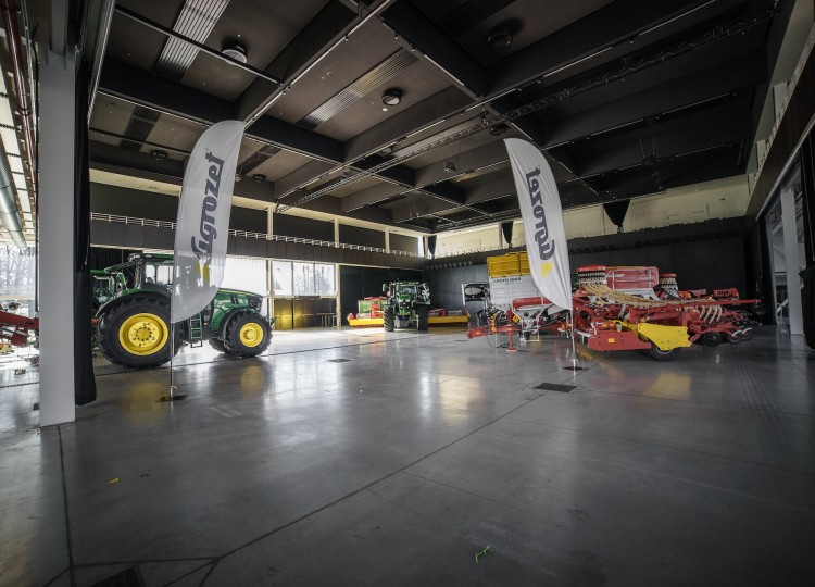 Školení obsluh John Deere a Pöttinger