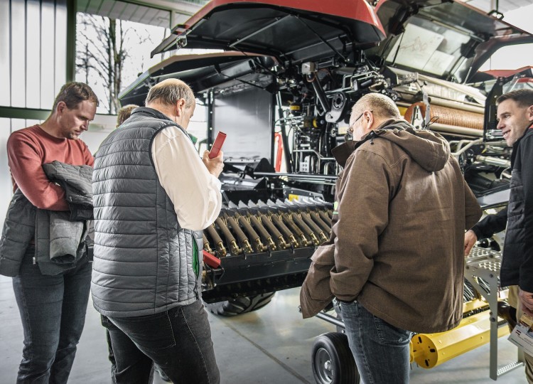 Školení obsluh John Deere a Pöttinger