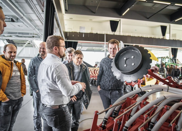 Školení obsluh John Deere a Pöttinger