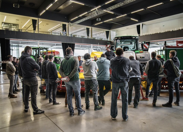 Školení obsluh John Deere a Pöttinger