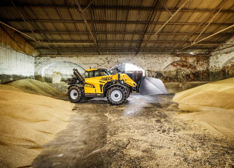 Dieci Agri Plus 42.7: Manipulátor pro každodenní nasazení na farmě