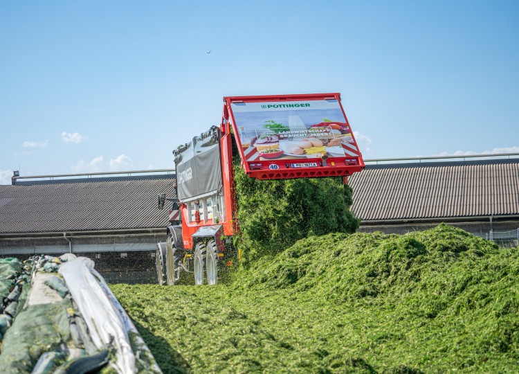 Pöttinger JUMBO 5000: Nová generace senážních vozů nastavuje laťku výš