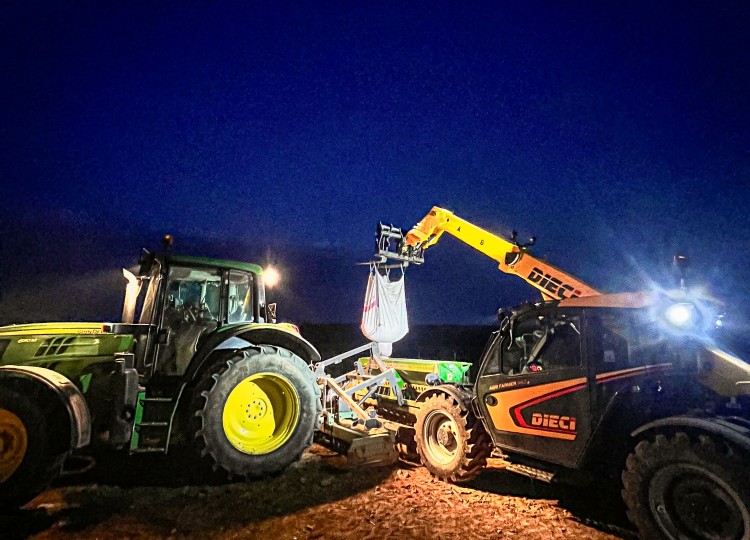 Stroje od nás u Vás! | Dieci Agri Farmer 34.7 na rodinné farmě Ptáčov