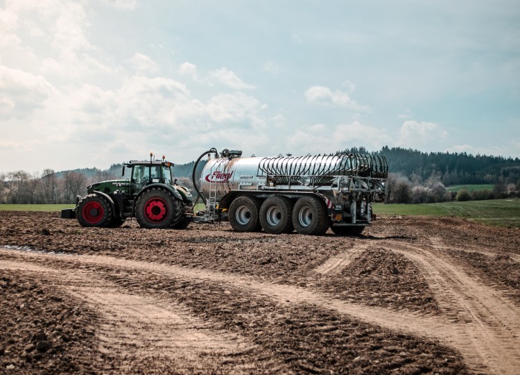 Fliegl – aplikace kejdy, digestátu a močůvky