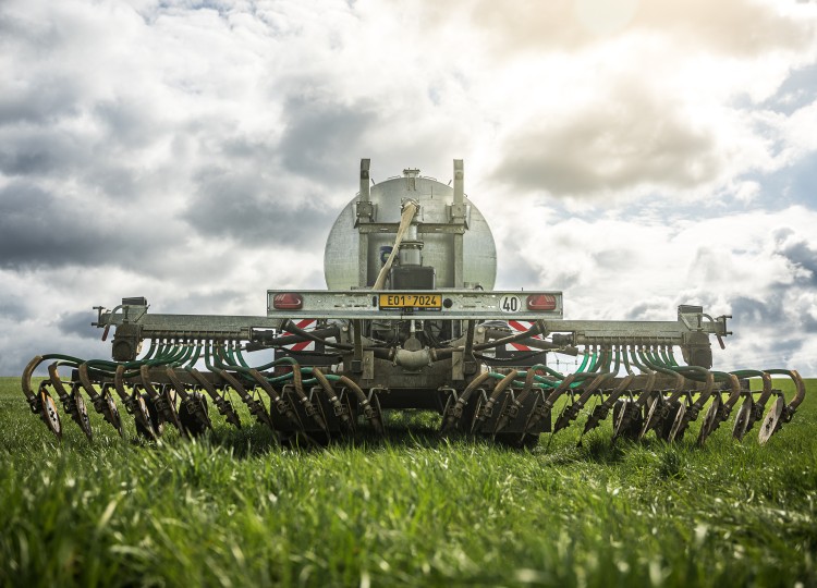 Fliegl cisterny a příslušenství: Moderní řešení pro efektivní hospodaření s kejdou