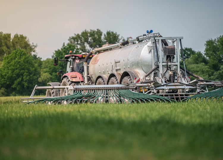 Fliegl cisterny a příslušenství: Moderní řešení pro efektivní hospodaření s kejdou