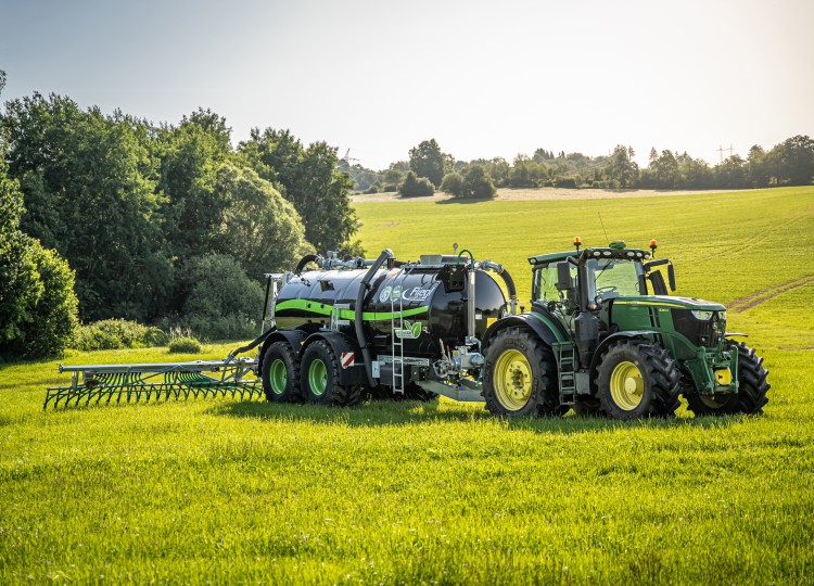 Fliegl cisterny a příslušenství: Moderní řešení pro efektivní hospodaření s kejdou