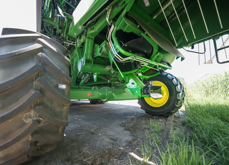 John Deere T6 700 – výkonný a inteligentní kombajn pro moderní sklizeň
