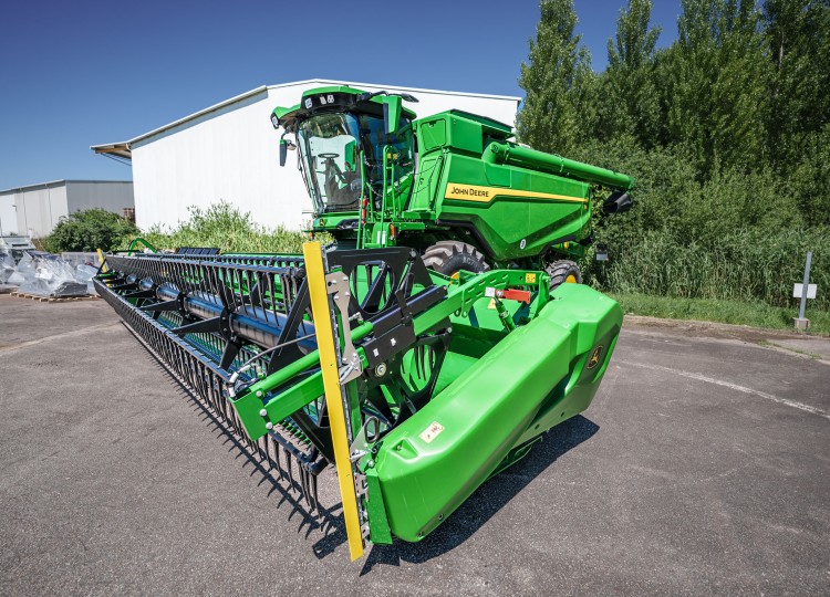 John Deere T6 700 – výkonný a inteligentní kombajn pro moderní sklizeň