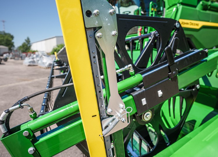 John Deere T6 700 – výkonný a inteligentní kombajn pro moderní sklizeň