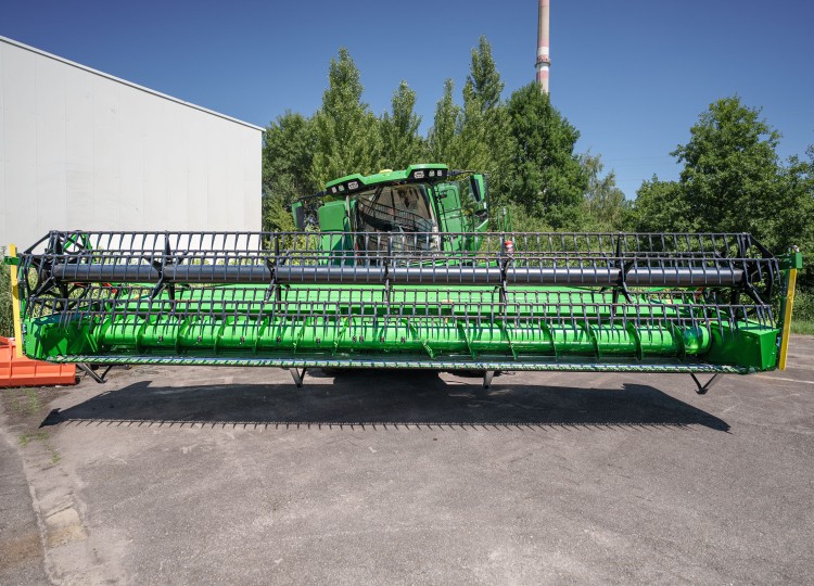 John Deere T6 700 – výkonný a inteligentní kombajn pro moderní sklizeň