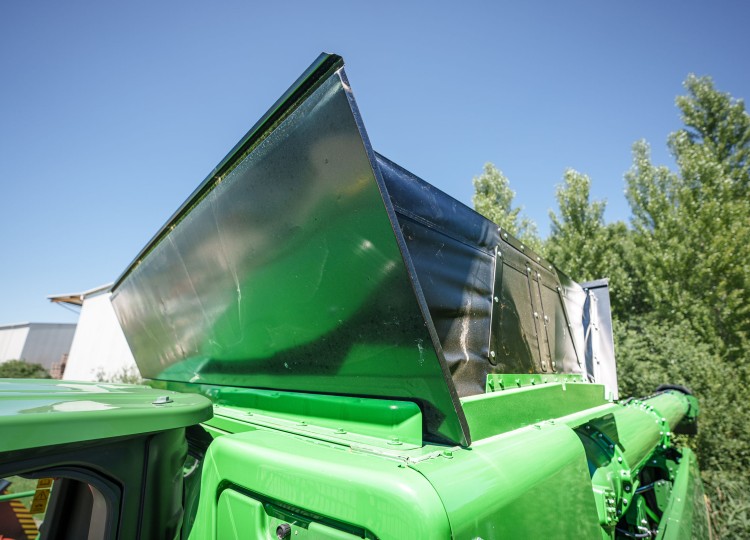 John Deere T6 700 – výkonný a inteligentní kombajn pro moderní sklizeň