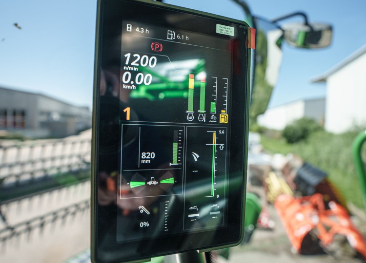 John Deere T6 700 – výkonný a inteligentní kombajn pro moderní sklizeň