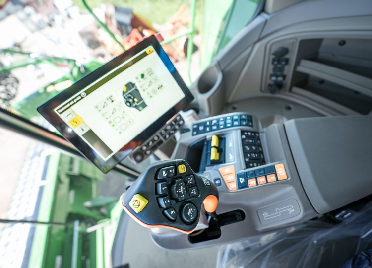 John Deere T6 700 – výkonný a inteligentní kombajn pro moderní sklizeň