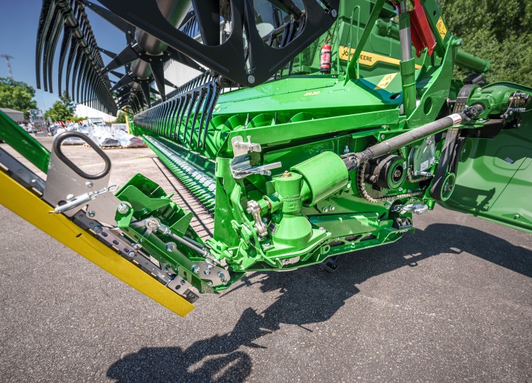 John Deere T6 700 – výkonný a inteligentní kombajn pro moderní sklizeň