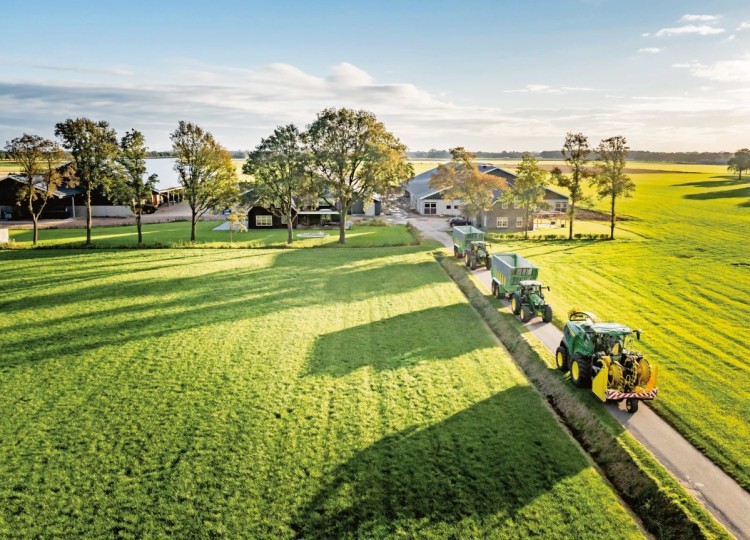 Nová generace řezaček je tady: John Deere představuje řadu F8 a F9