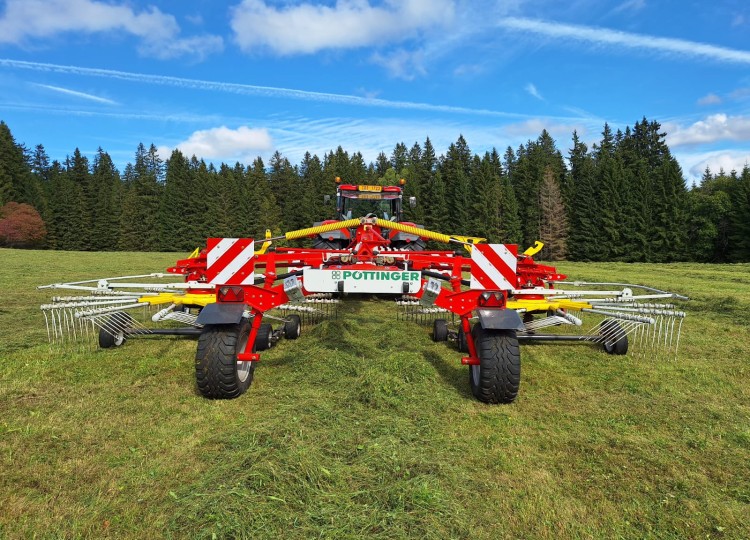 Stroje od nás u vás – Shrnovač Pöttinger TOP 842 C po 10 letech provozu na Farmě Michlovka