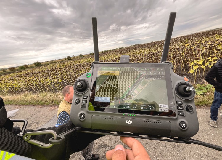 Aplikační drony DJI s Agrozetem poprvé v akci