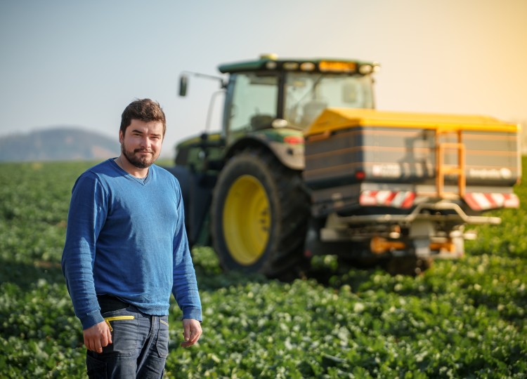 Bogballe M-35W ISOBUS na rodinné farmě Magočiových