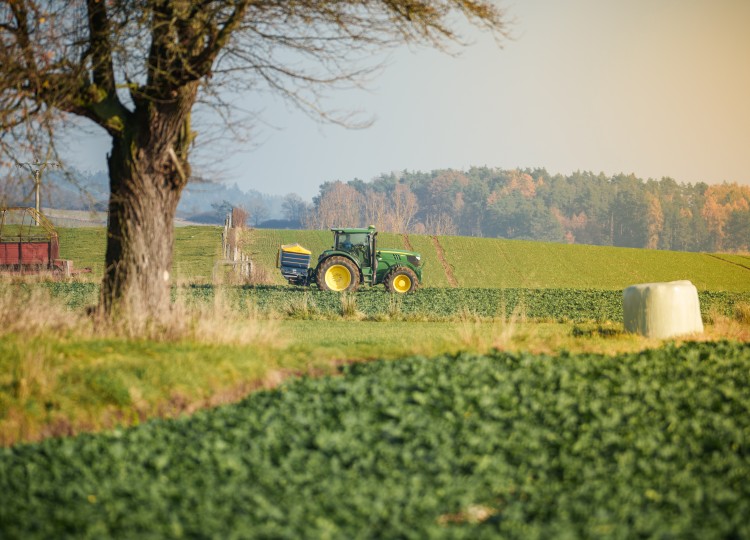 Bogballe M-35W ISOBUS na rodinné farmě Magočiových