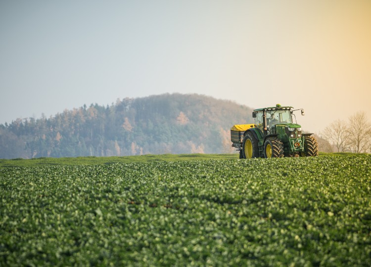 Bogballe M-35W ISOBUS na rodinné farmě Magočiových