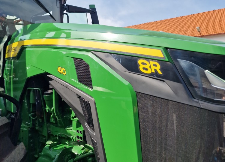 John Deere 8R 410 v ZD “Údolí” Olešná