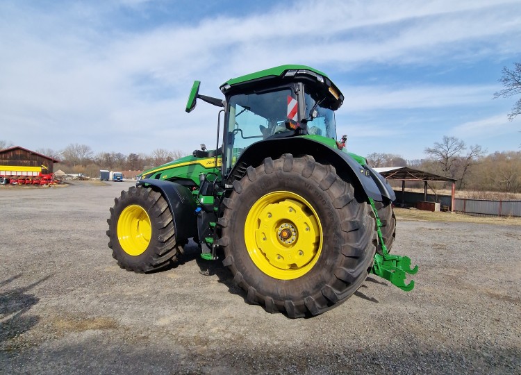 John Deere 8R 410 v ZD “Údolí” Olešná