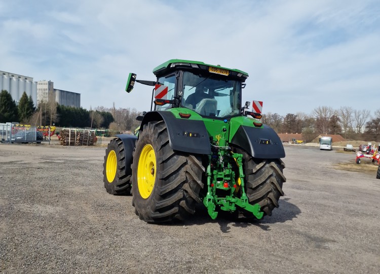 John Deere 8R 410 v ZD “Údolí” Olešná