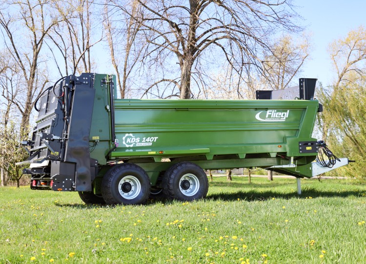 Novinka Fliegl KDS 140 Tandem přináší stabilitu, výkon a šetrnost k půdě