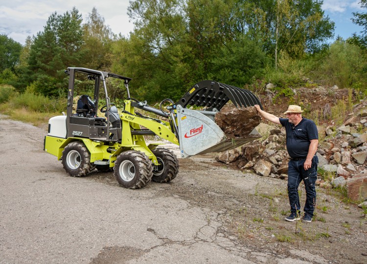 Fliegl 25–27 a příslušenství Fliegl | 65. díl Agrozet od A do Zet